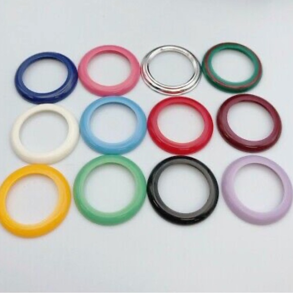 Gucci Silver Bracelet Watch with all bezels shown - Picture 5 of 11